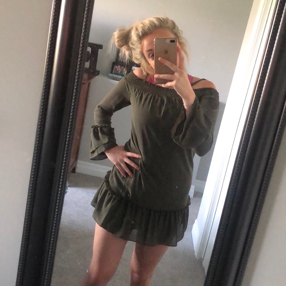 green dress